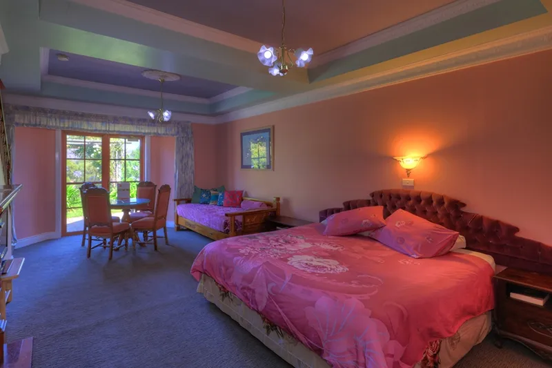 1 Executive apartment