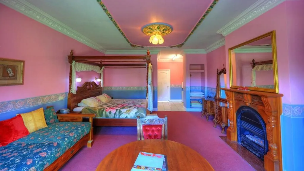 2 Executive Suite