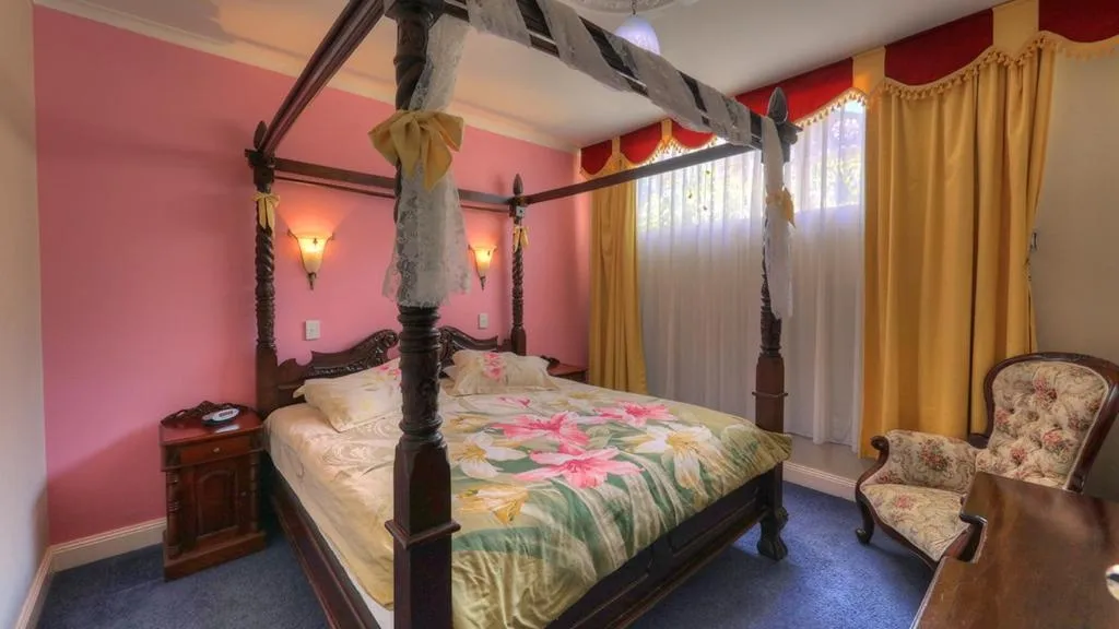 6 Goldrich Executive Suite