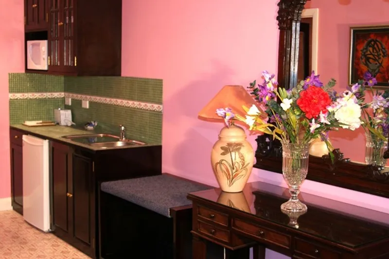6 Goldrich Executive Suite