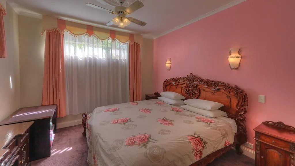 7 Hunter Executive Suite