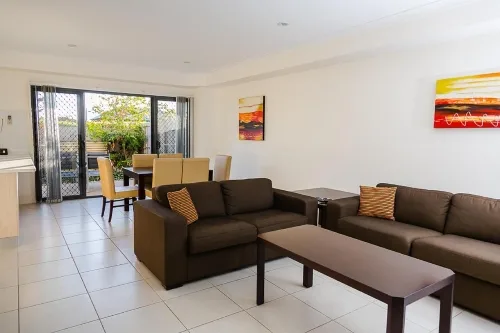Townhouse Apartment 1 (3 Bedrooms)