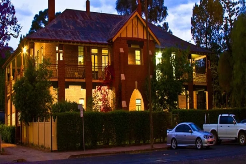 The Old Parkes Convent