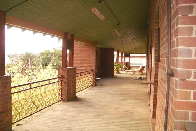 The Old Parkes Convent