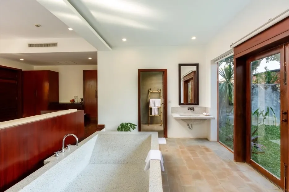 Poolside Suite