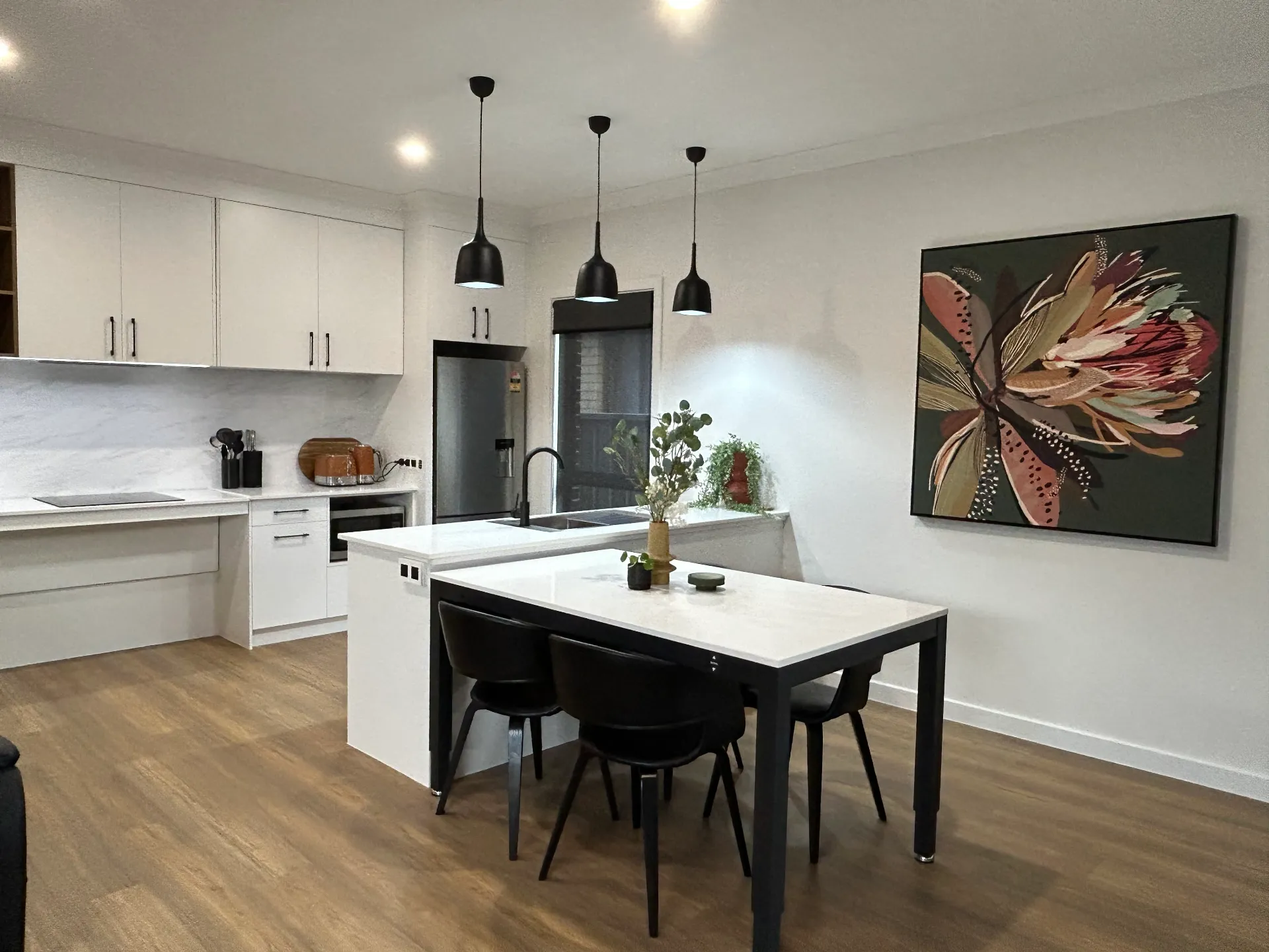 City Edge  1 - 1 Queen Room