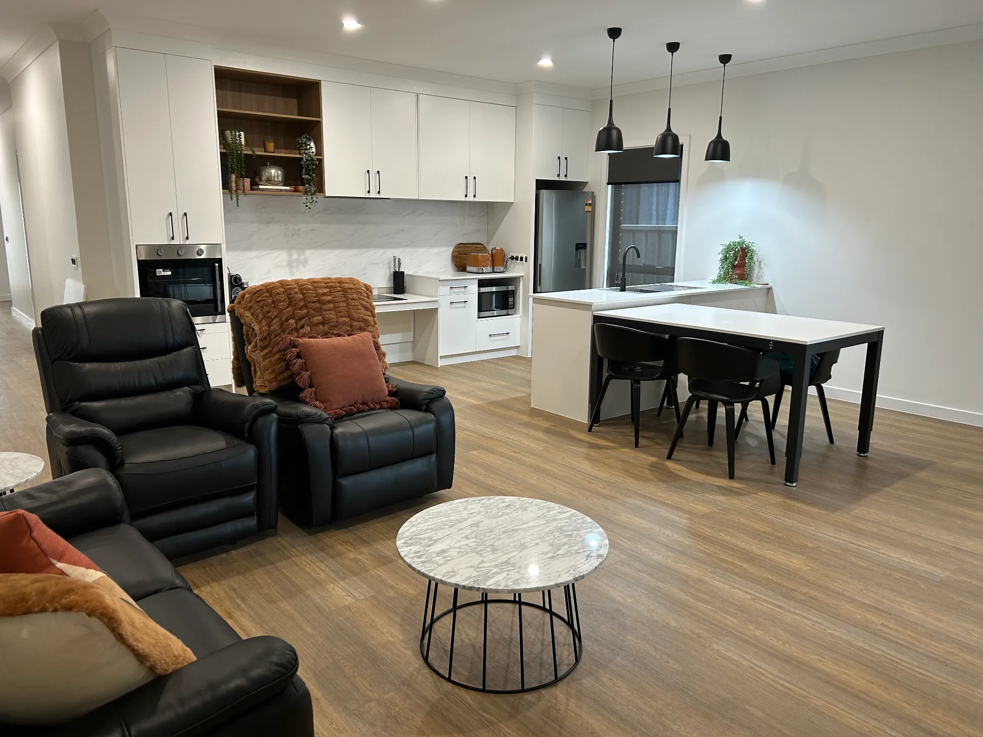 City Edge  1 - 1 Queen Room