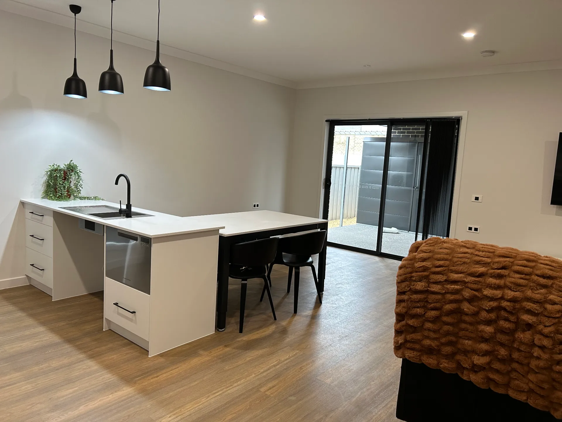 City Edge  1 - 1 Queen Room