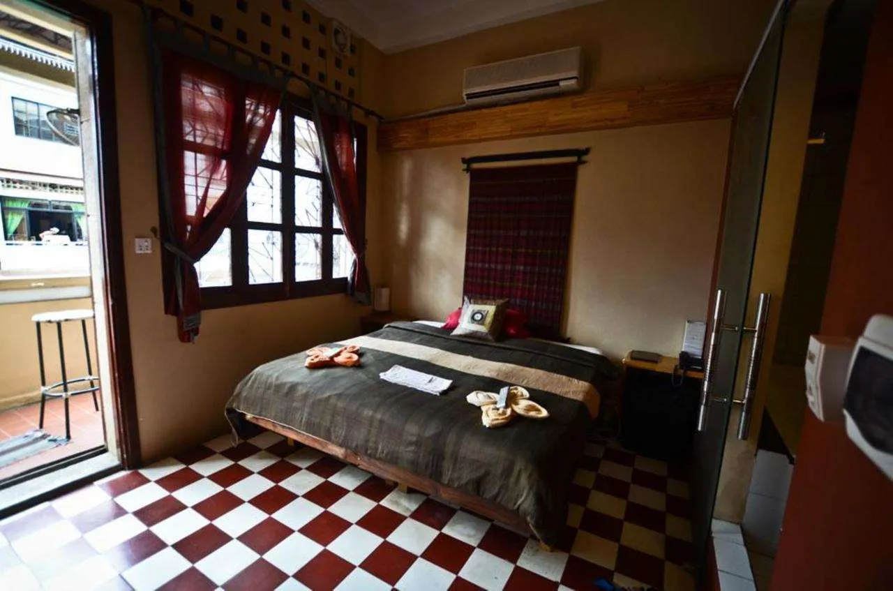 The Local - Riverside Guesthouse