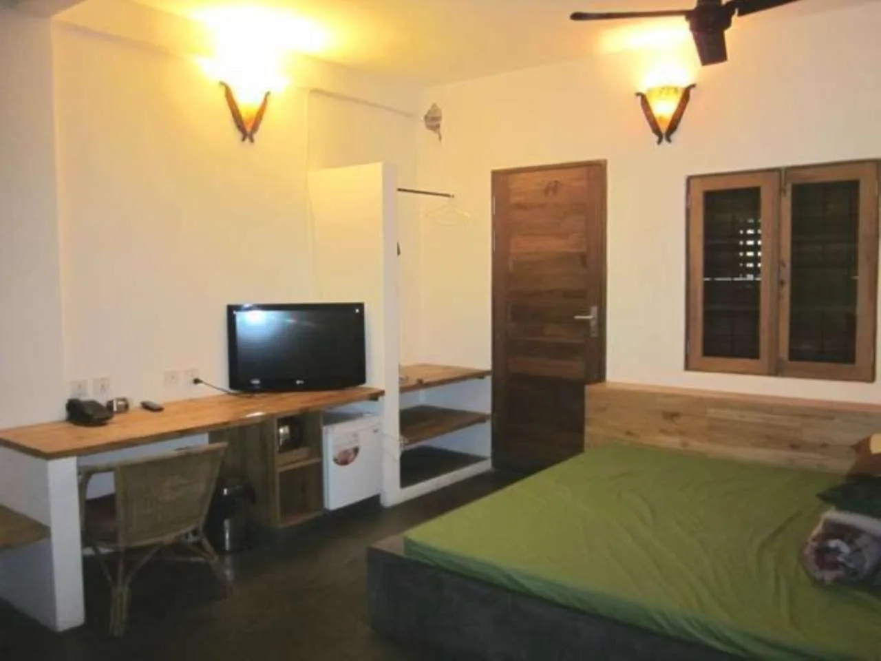 The Local - Riverside Guesthouse