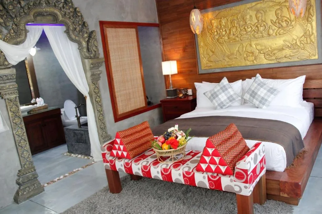 Deluxe King Suite with Balcony