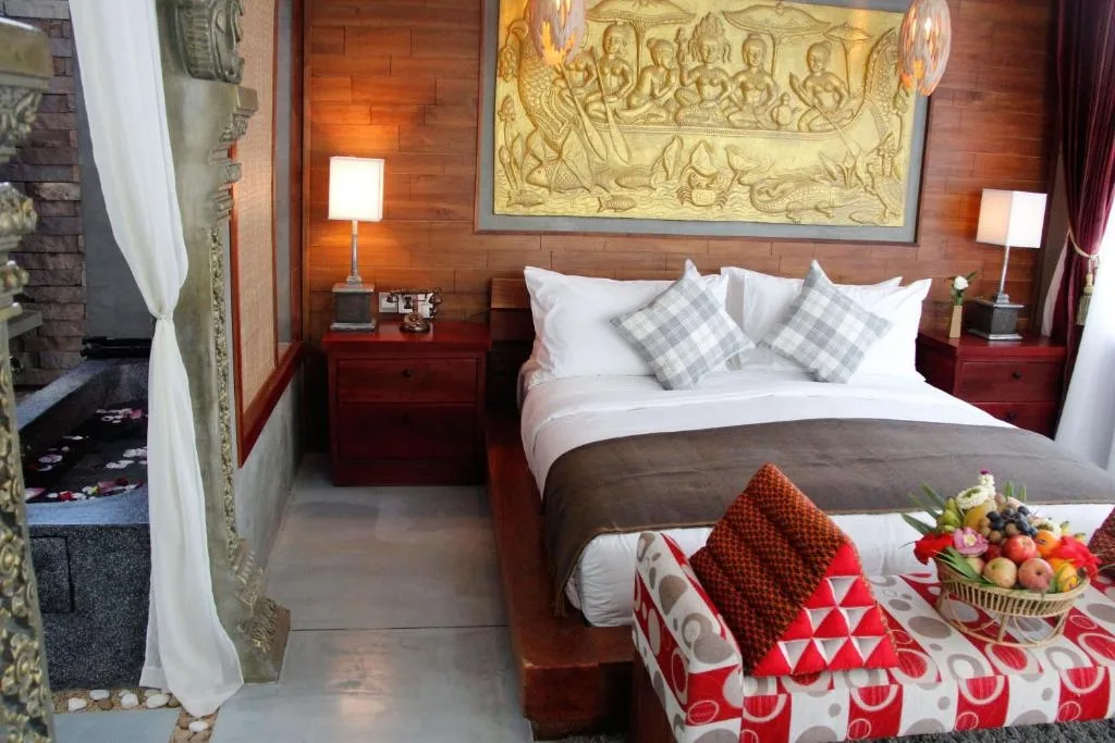 Deluxe King Suite with Balcony