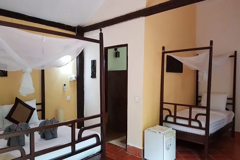 Deluxe Bungalow with Tiled Twin