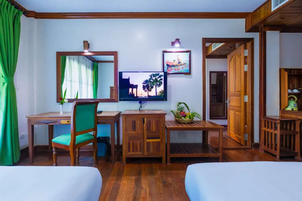 Family Connecting 2-Bedroom River View