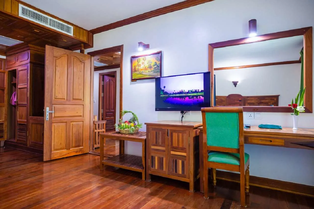 Family Connecting 2-Bedroom River View