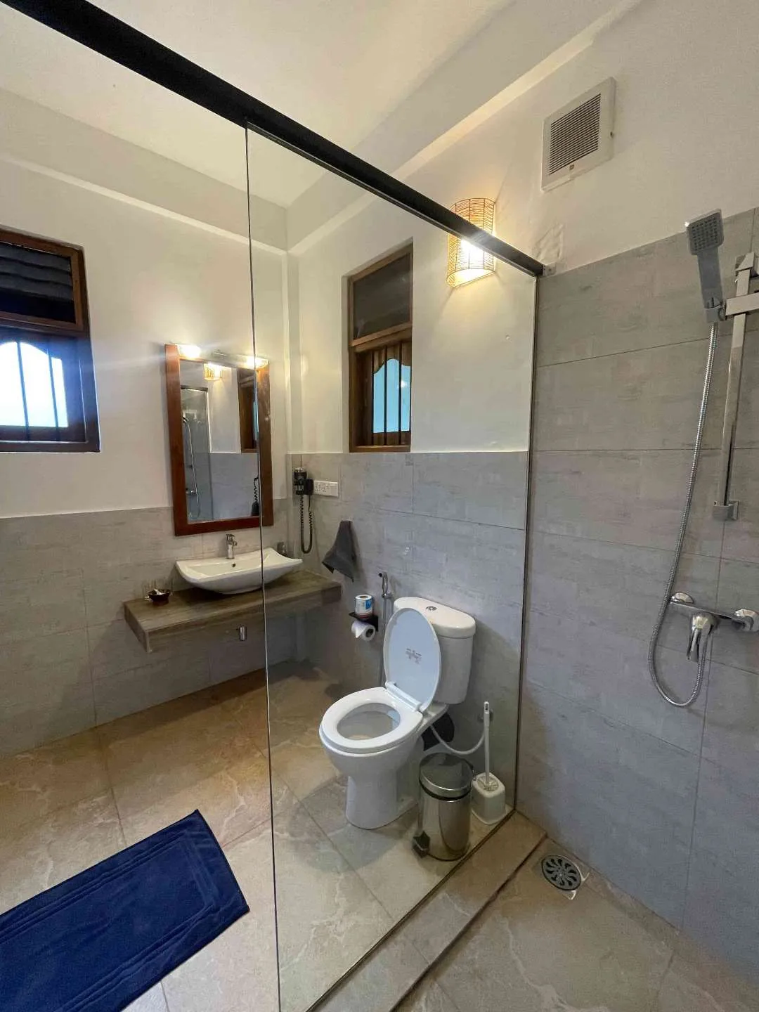 Deluxe Family Room mountain view B/B