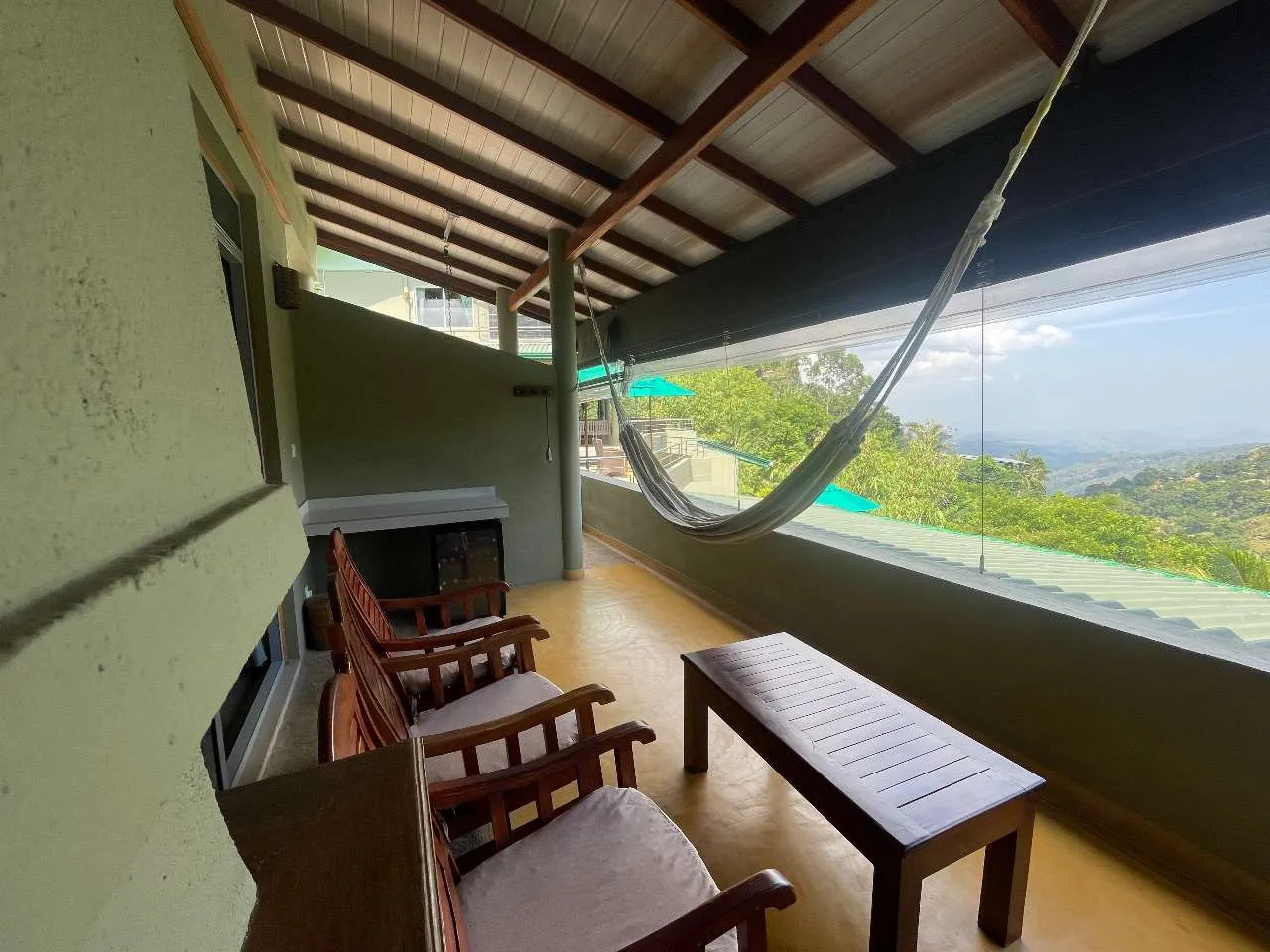 Family Room 04 - Mountain view B/B