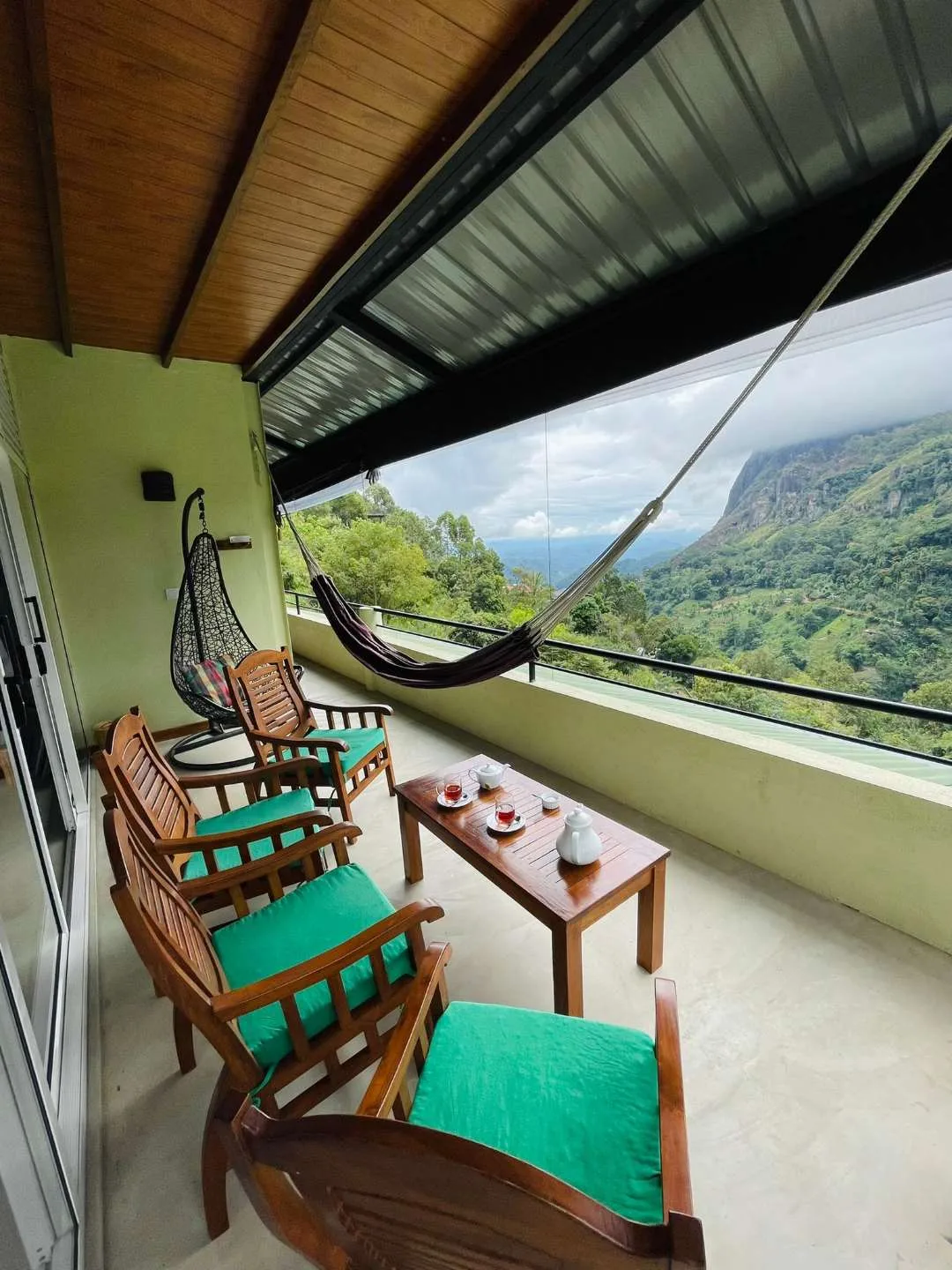 Deluxe Family Room mountain view B/B