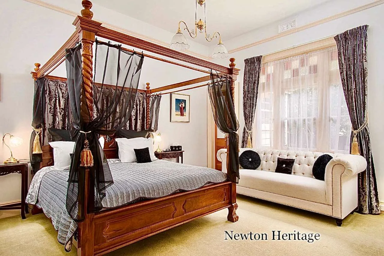 Newton Heritage King with Breakfast