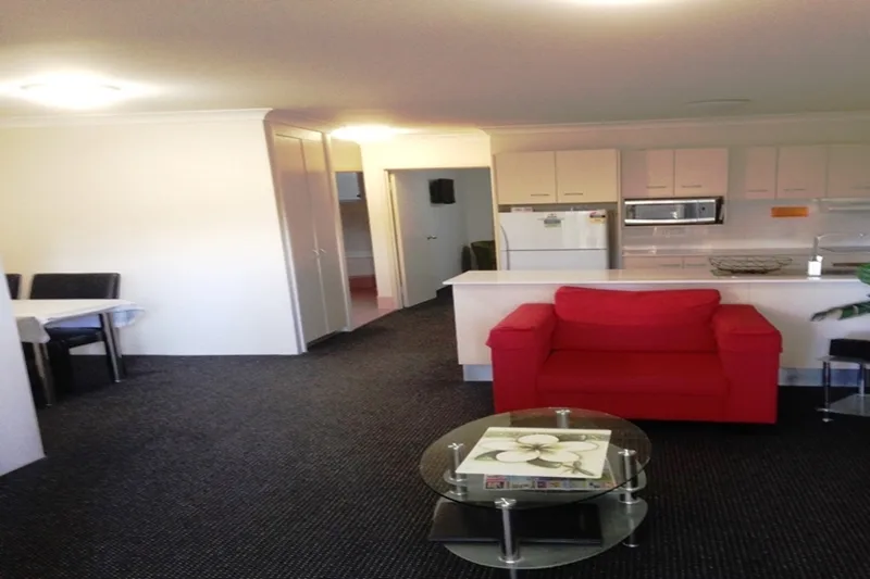 One Bedroom w Garden View