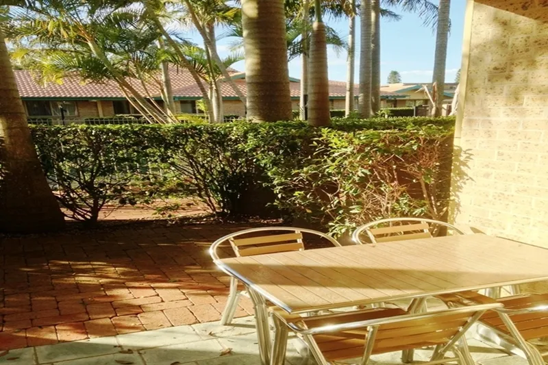 King Deluxe One Bedroom w Courtyard
