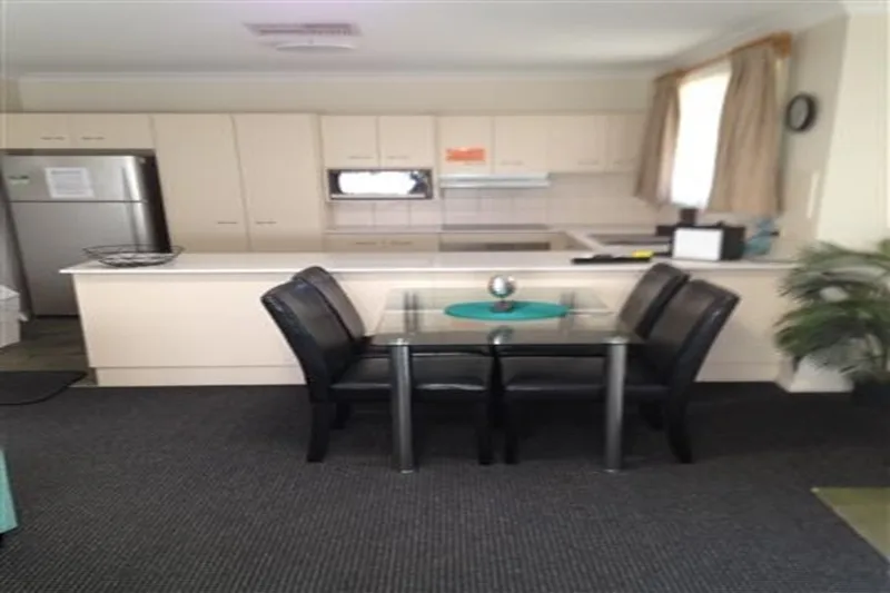 King Deluxe One Bedroom w Courtyard