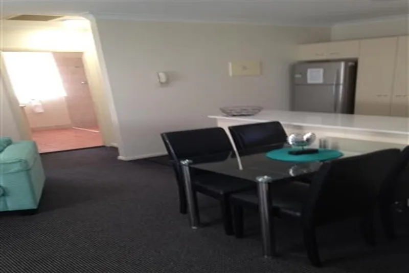 King Deluxe One Bedroom w Courtyard